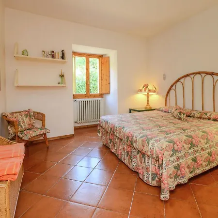 With Swimming Pool And Panoramic View Of The Apennines Villa